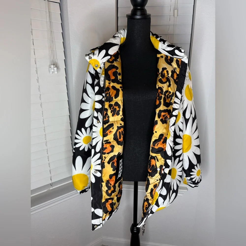 Moncler Black and White Floral Puffer Jacket - Picture 3 of 5